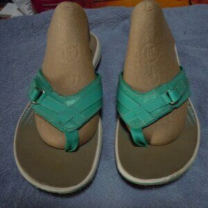 EUC! Clarks Cloud Steppers Breeze Sea Womens Size 8 Aqua Thong Flip Flop Sandals